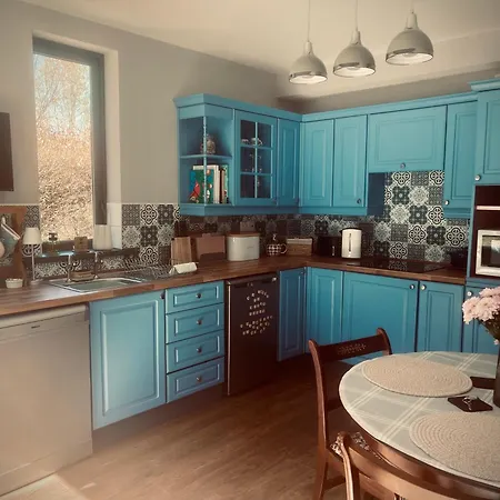 Daire Chic Retreat With A Beautiful Sea View *