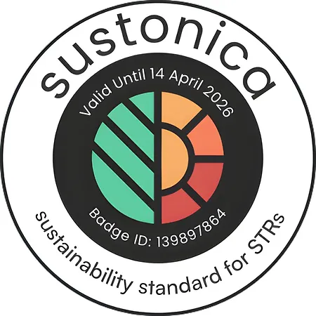 Chic Retreat With A Beautiful Sea View Apartment