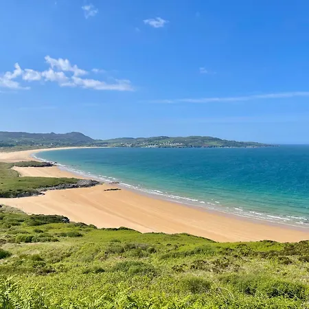 Daire Chic Retreat With A Beautiful Sea View