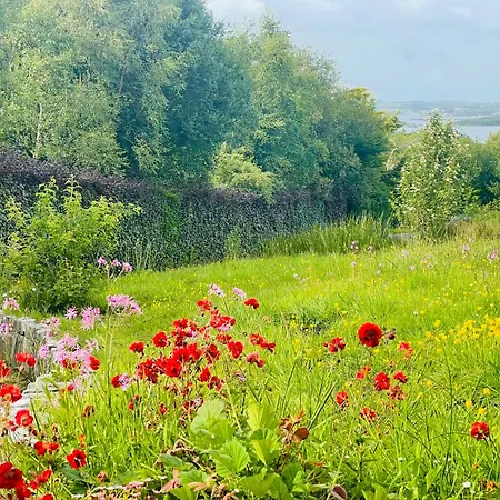 Chic Retreat With A Beautiful Sea View *