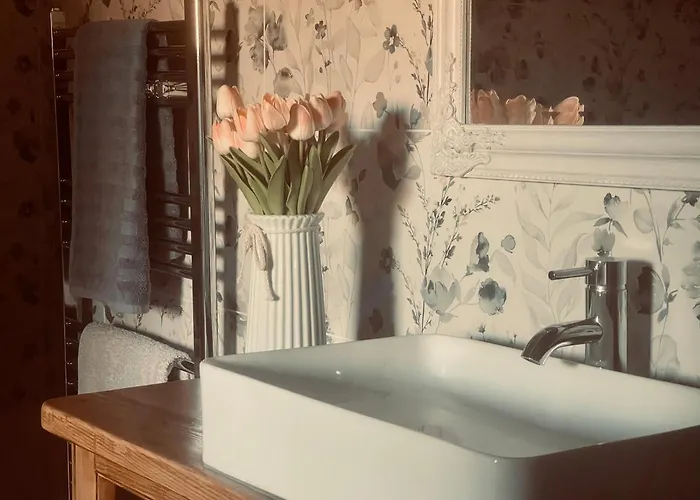 Chic Retreat With A Beautiful Sea View マイルフォード