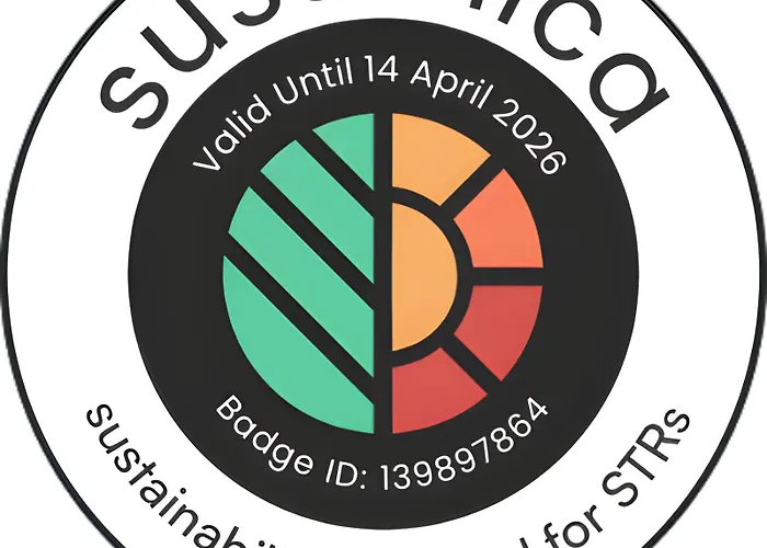 Chic Retreat With A Beautiful Sea View アパート