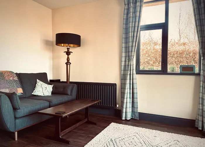 Chic Retreat With A Beautiful Sea View アパート マイルフォード