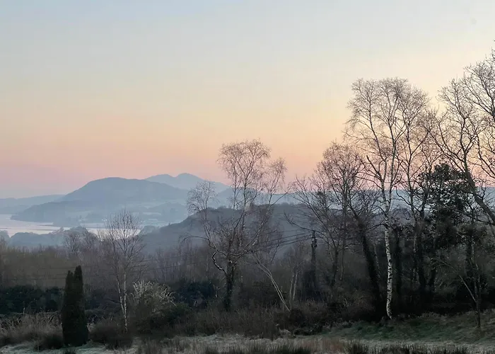 Chic Retreat With A Beautiful Sea View アパート