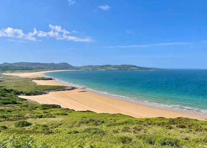 アパート Chic Retreat With A Beautiful Sea View